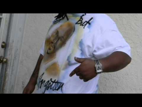 D Macka - Mobb Bizz ft. Boss Hogg & Shigady da Playboy - PaypaStackinIsAHobby Mixtape Vol.1