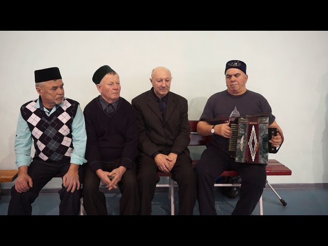 Ярышлар вакытында гармун тавышы залны моңга күмде. Нөнәгәрдән Наил абый Фәсыйхов башкаруындагы көйләр бәйрәмгә үзгә ямь өстәде