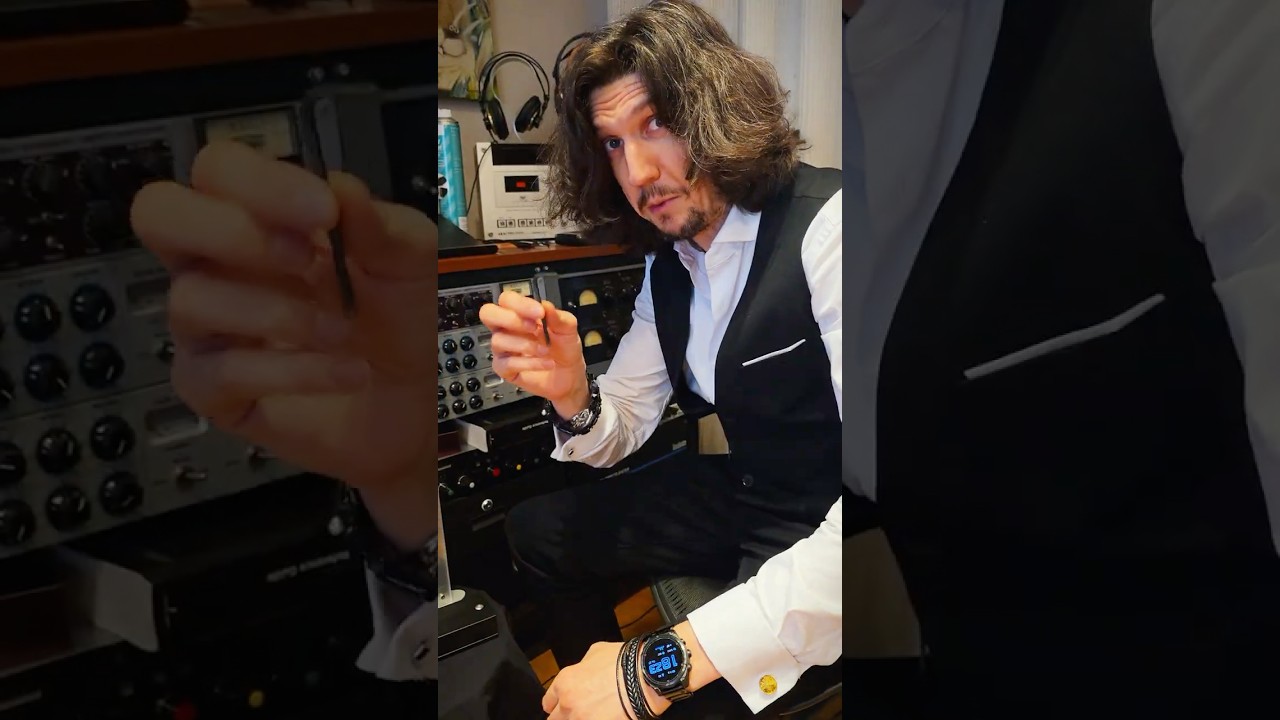 Не вскрывали 22 года! Достал ключ от экслюзивного Mercedes SLR 2004🏎️