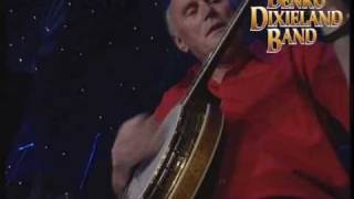 Music video thumbnail preview for Avalon - BENKO DIXIELAND BAND by Benkó Dixieland Band