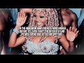 Lil' Kim - She Don't Love You (Lyrics On Screen)