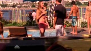 vo: sarah sort de la piscine