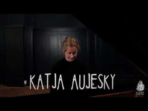 Katja Aujesky - Der See | Pinetree