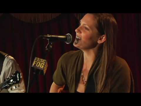 Margo Valiante "Lay Me Down"