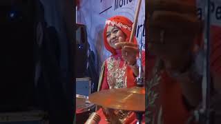 Download lagu Cantiknya Drumer Qasidah Anisa mp3 Download lagu Cantiknya Drumer Qasidah Anisa mp3