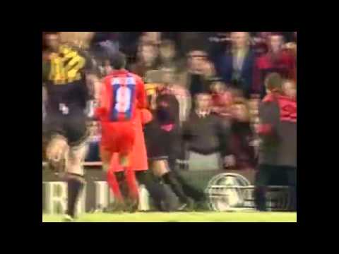 Andy Townsend commentates Cantona's kung-fu kick