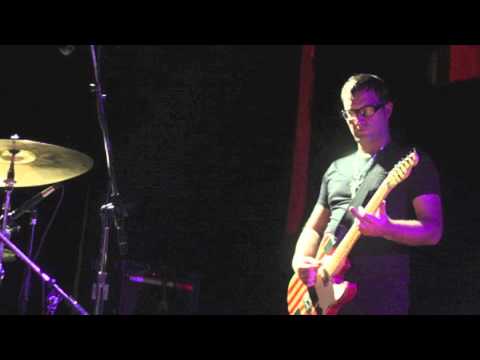 Maximum Balloon - Apartment Wrestling