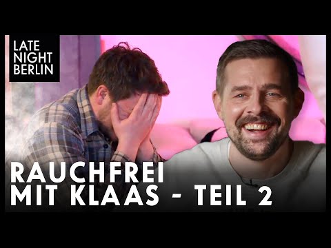 Klaas testet Mitarbeiter Leon - kann er der Verführung widerstehen? | Late Night Berlin