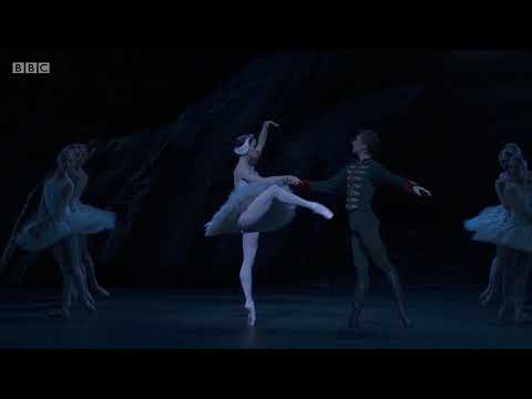 Swan Lake - Act 2 / White Swan Pas de Deux Adagio - Marianela Nunez & Vadim Muntagirov