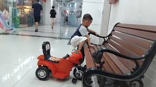 Henry 5 tuổi❤️Lion 2 tuổi chạy xe thể dục