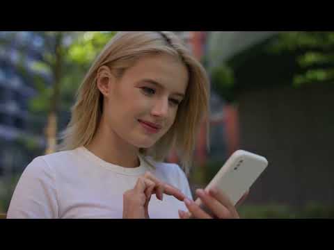 Oszustwa na kuriera i przesyłkę – jak działa phishing SMS-owy