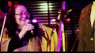 Babe & Danny - "The way you look tonight" live @ Brown Sugar Bangkok [Merry Christmas]