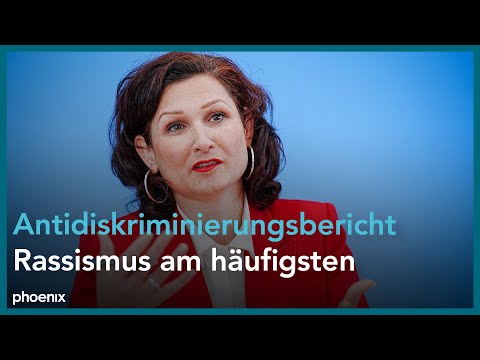 Jahresbericht 2022  der Antidiskriminierungsstelle des Bundes mit Ferda Ataman