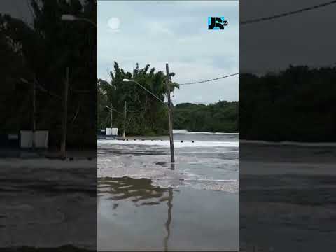Rio Tietê transborda em Salto (SP) e provoca transtornos nas ruas da cidade #shorts #JR24H