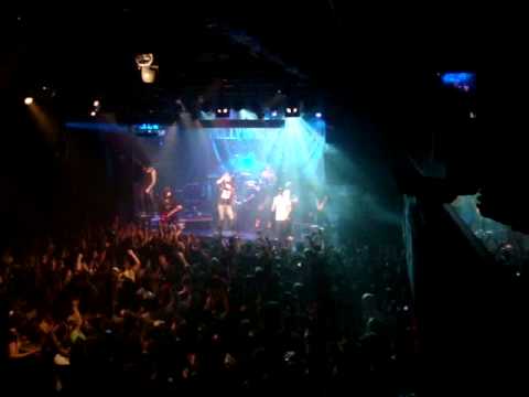 Hollywood Undead  No. 5 Live LiL'Joe CEO throws money in the crowd !!!