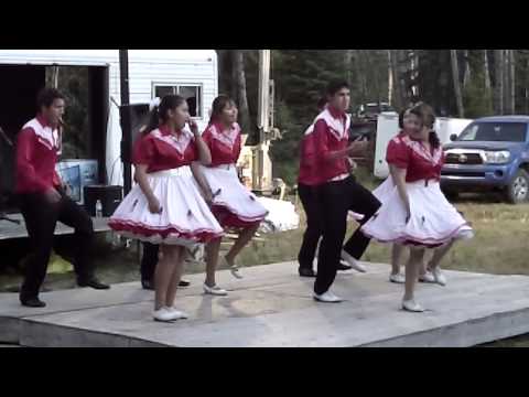 The Nothern Prairie Dancers at Molanosa Cultural Days 2013 (2)