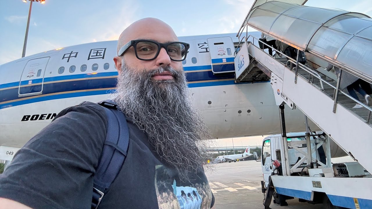 Come si viaggia nella business class del 777 di China Southern in un volo di 90 minuti: la recensione