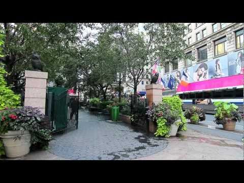 ^MuniNYC - West 34th Street & Broadway (Herald Square, Manhattan 10001)