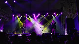 Falling Into Me - Let&#39;s Eat Grandma [Madrid - 11/07/2019 Mad Cool Festival]