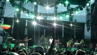 Nas and Damian Marley- Leaders (Live at Gathering of The Vibes)