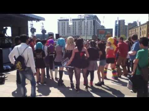 DJ Tyujia - Live @ MCM Expo - Crowd Goes Wild!
