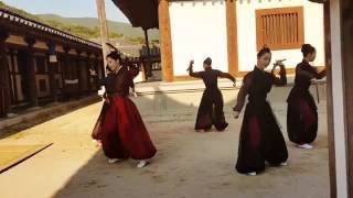Seohyun from moon lovers sword dance (nice job unnie💪💪)