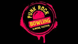 Fat Mike of NOFX Destroyed Naked Donald Trump Statue at PRB Festival 2017 at Las Vegas