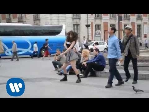 Lucy Paradise - Hello Kitty (Avril Lavigne) dance in public