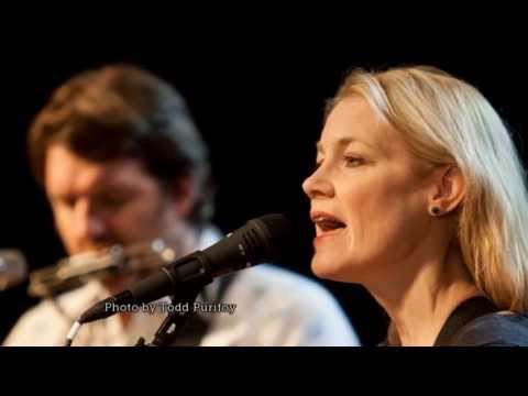 Kelly Willis and Bruce Robison Perform 