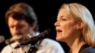 Kelly Willis and Bruce Robison Perform 