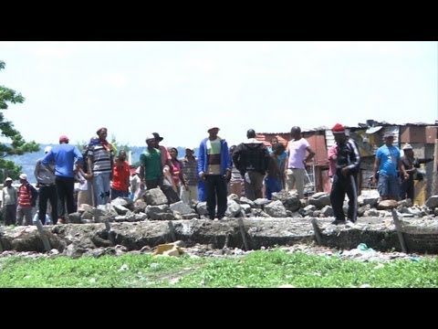 S. Africa police fire rubber bullets at miners