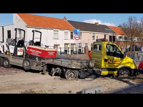 Chauffeur stunt bij de Valbrug in Honselersdijk