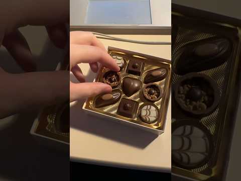 Have you actually ever tried those? I only bought to gifted it to someone lol #lindt #praline