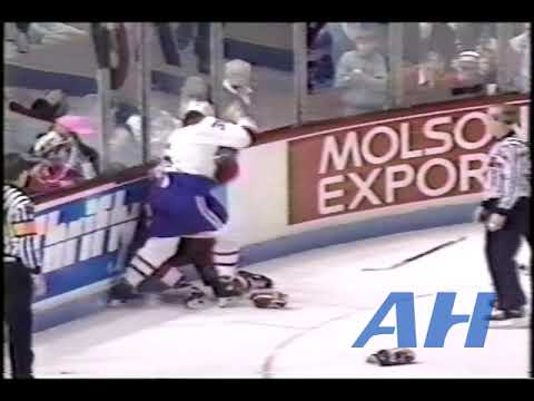 NHL Mar. 10, 1990 Montreal Canadiens v Detroit Red Wings (R) Todd Ewen v Kevin McClelland