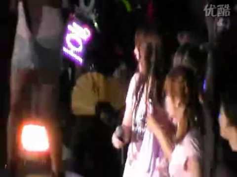 [FANCAM] 100911 SMTown Shanghai Ending - Zhang Li Yin, Victoria 2