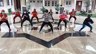 Download lagu Mengencangkan paha dan bokong || Zumba || Workout || Zin Yoanita || senam bersama DPUPR Prov.Kalteng mp3