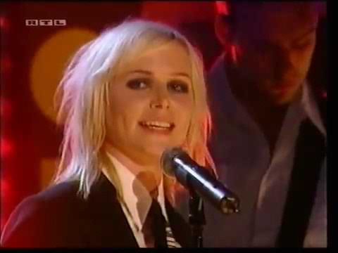 The Cardigans & Tom Jones - Burning down the house (Live from Top of The Pops, 1999)