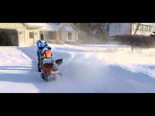 Video Teaser für Husqvarna 100 Series Snow Throwers | Husqvarna Canada