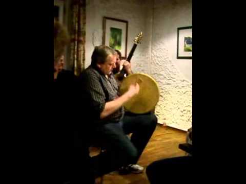 Ulrich Schäfer, explaining his style of bodhran playing