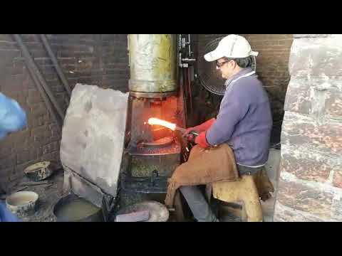 Making Damascus bars for knives orders. (www.ak-industry.com)