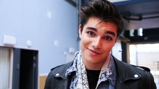 Anton Ewald tävlar i Melodifestivalen 2013 med låten Begging