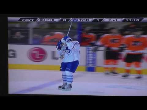 Tyler Bozak First NHL Goal [Leafs vs Flyers]