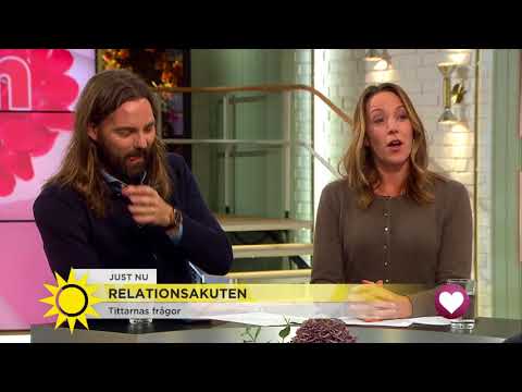 Skrattkramp: "Ursäkta jag ska bara ta en bit schweizernöt" - Nyhetsmorgon (TV4)