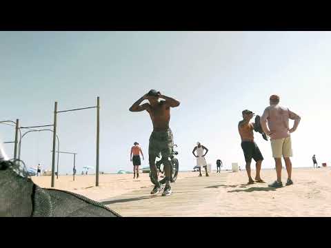 Lunges & Pullups on the Beach with Deshaun & Stizzy