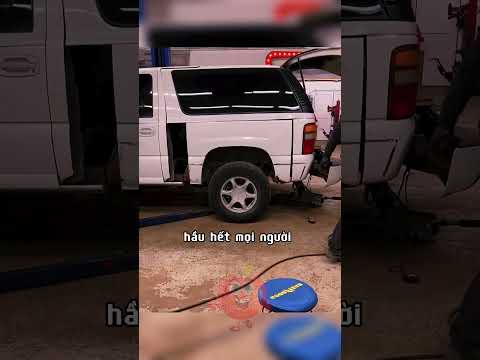 Người chủ có ý tưởng cắt đôi chiếc xe để làm nó ngắn hơn #shorts