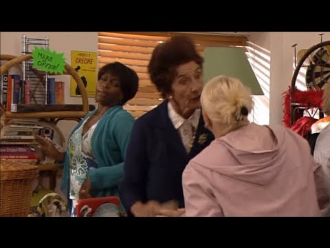 EastEnders - Dot Branning Vs. Mo Harris (30th July 2007)