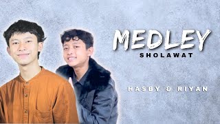 Download lagu MEDLEY SHOLAWAT SALAMULLAH - QOMARUN - MUHAMMAD NABINA by Riyan & Hasby mp3