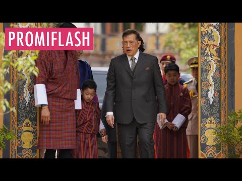 Thailands König Maha fliegt selbst zu einem Staatsbesuch