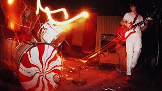 The White Stripes- De Ballit of de Boll Weevil, Live in Asheville, NC 9/22/01 (2 source Matrix)