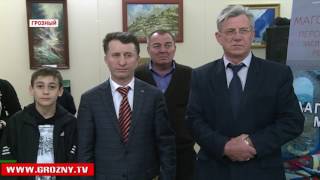 В Аллее Славы в Грозном прошла  выставка картин Амирхана Магомедова